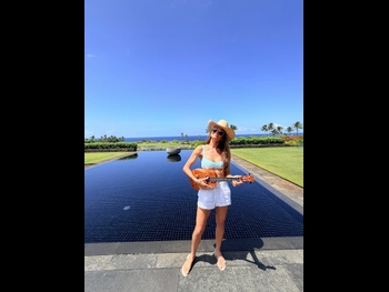  alt="Annie Bosko"
