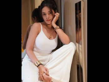  alt="Drishti Thakur"