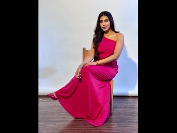  alt="Simran Khan"