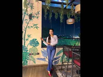  alt="Simran Khan"