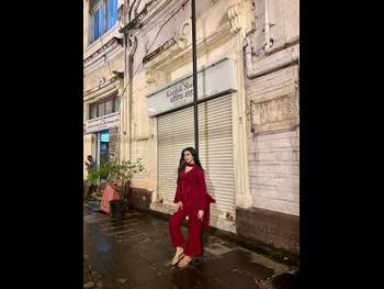  alt="Simran Khan"