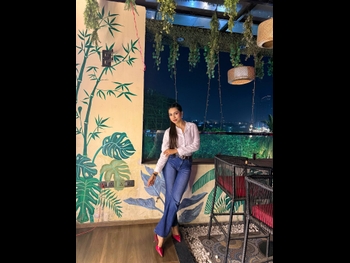  alt="Simran Khan"