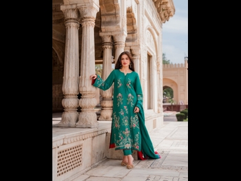  alt="Aena Khan"