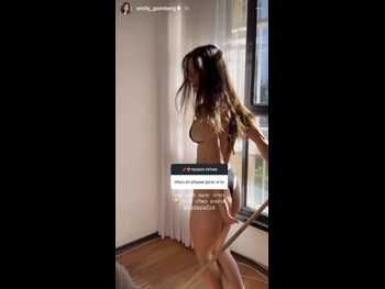  alt="Emily Gomberg"