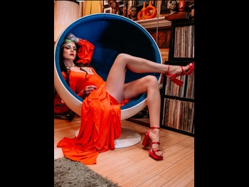  alt="Geena Lorenzo"