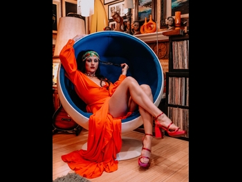  alt="Geena Lorenzo"