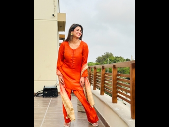  alt="Hira Soomro"