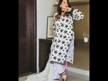  alt="Hira Soomro"