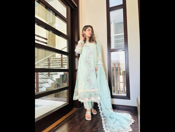  alt="Hira Soomro"