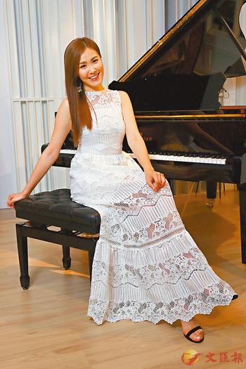 Moon Lau