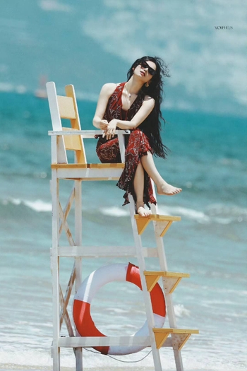 Jingyi Zhang
