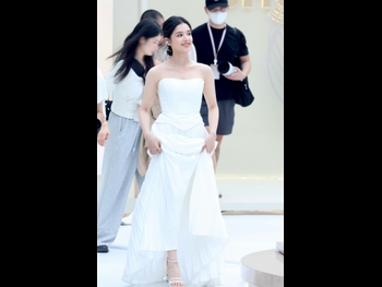  alt="Jingyi Zhang"