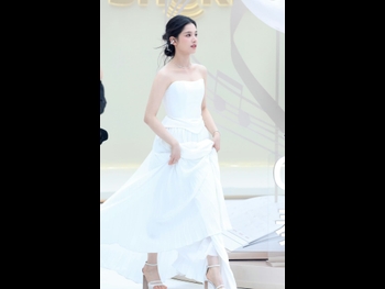  alt="Jingyi Zhang"