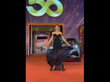  alt="Roxanne Ho"