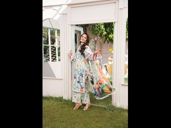  alt="Hira Mani"