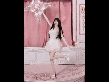  alt="Song Yuqi"