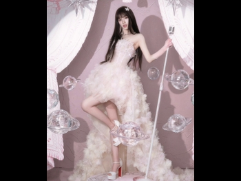  alt="Song Yuqi"