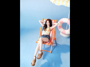 alt="Song Yuqi"