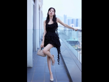  alt="Song Yuqi"