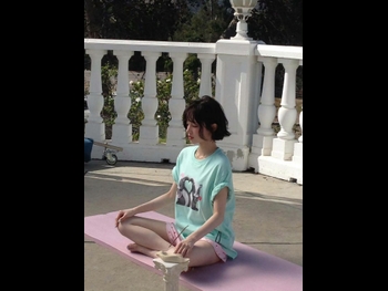  alt="Song Yuqi"