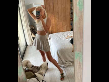 alt="Luna Valas"