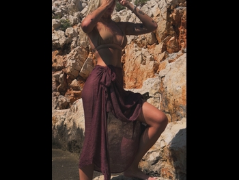  alt="Luna Valas"