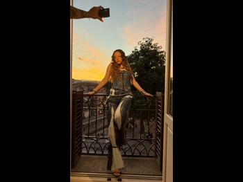  alt="Sarah Toscano"