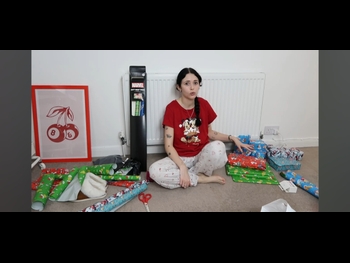  alt="Holly Laing"