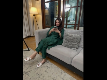  alt="Hina Tariq"