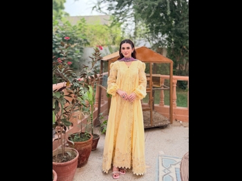  alt="Hina Tariq"