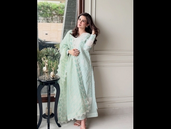  alt="Hina Tariq"