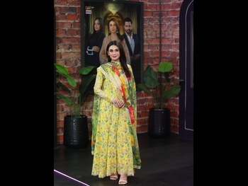  alt="Hina Tariq"
