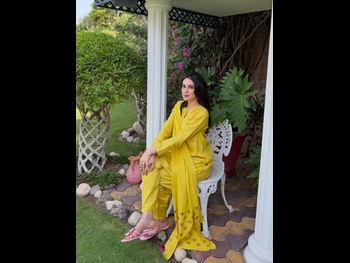  alt="Hina Tariq"