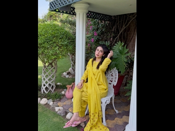  alt="Hina Tariq"