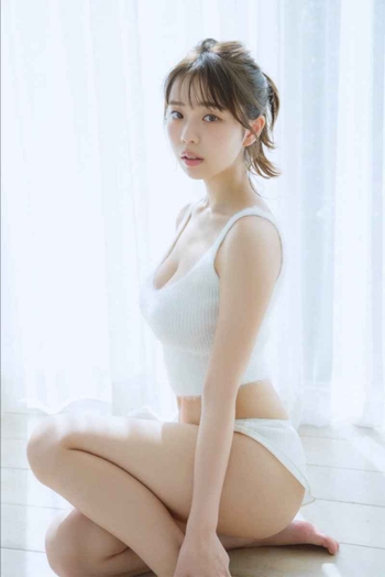 Hina Kikuchi