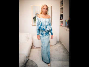  alt="Erika Hilton"