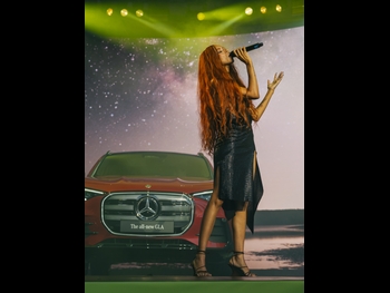  alt="Ravyn Lenae"