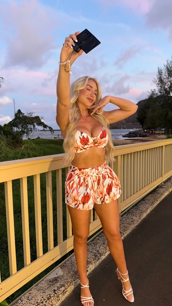 Shayna Holt