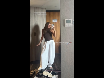  alt="Olivia Buzaglo"
