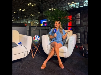  alt="Olivia Buzaglo"