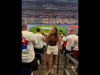  alt="Olivia Buzaglo"