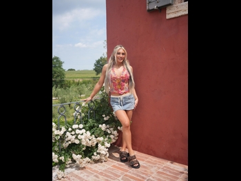  alt="Tiffany Stratton"