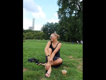  alt="Amanda Anisimova"