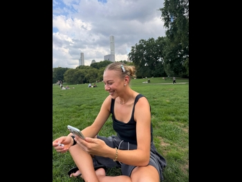  alt="Amanda Anisimova"