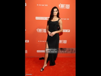  alt="Lauren Betts"