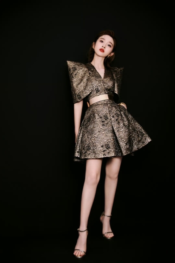 Yixin Tang