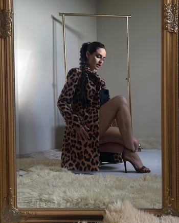 Simona J
