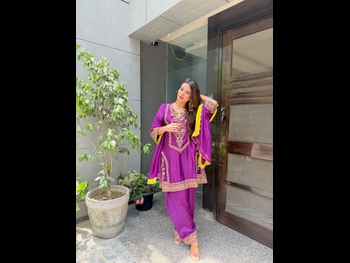  alt="Nidhi Shetty"