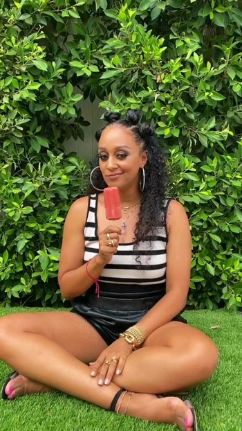 Tia Mowry