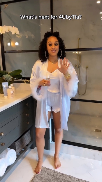 Tia Mowry